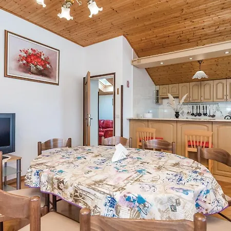 Beautiful In With Kitchen Brseč