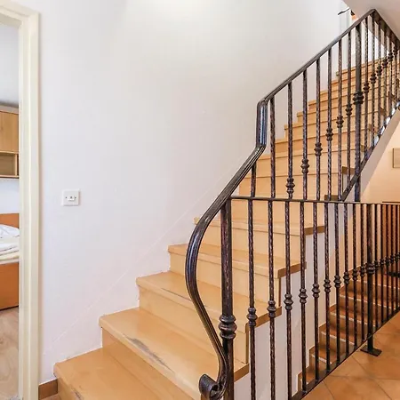 3 Bedroom Awesome In *