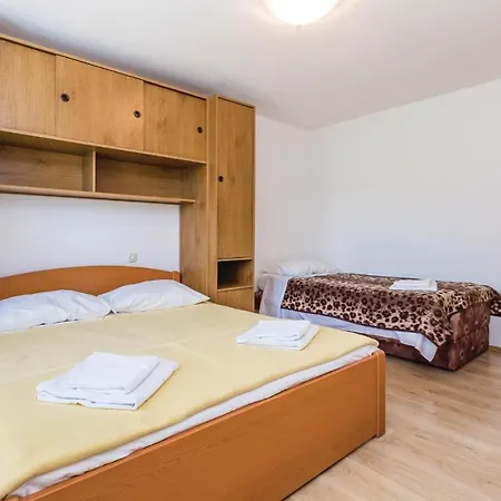 3 Bedroom Awesome In *