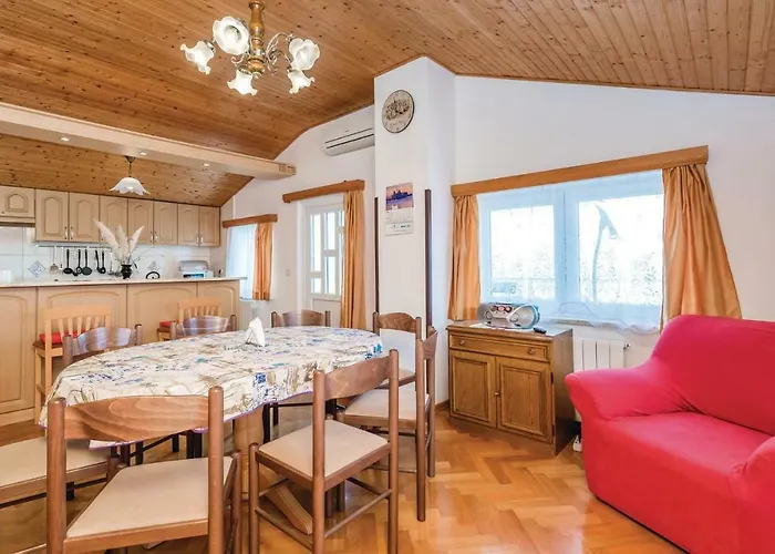 דירה Stunning In Brseč